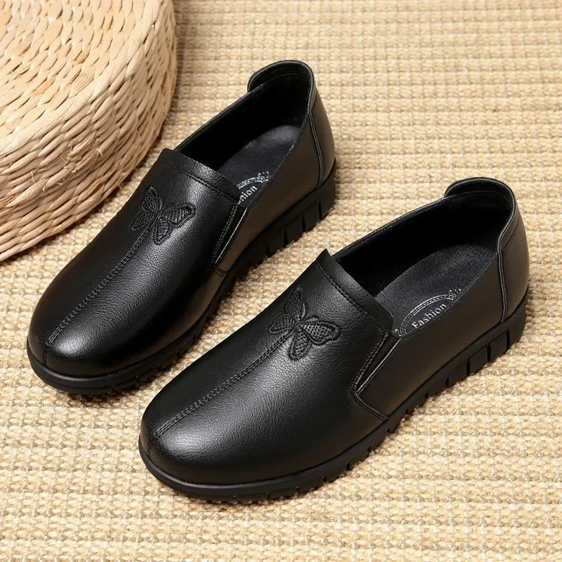 black flat shoes for women