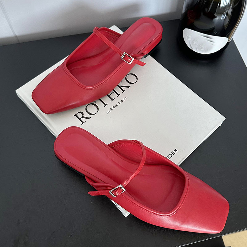 red mules shoes