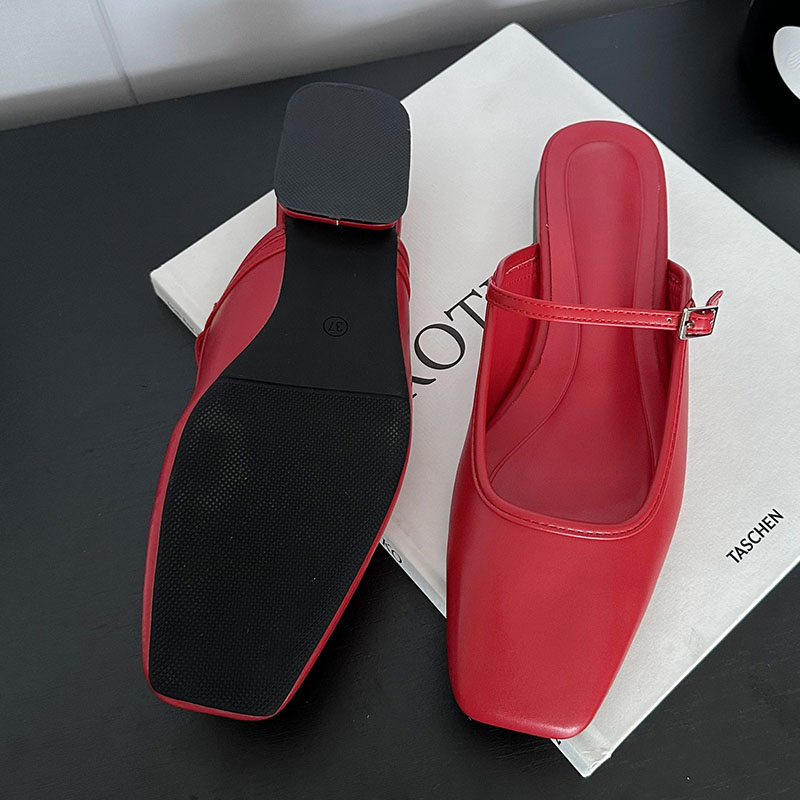 red mules shoes